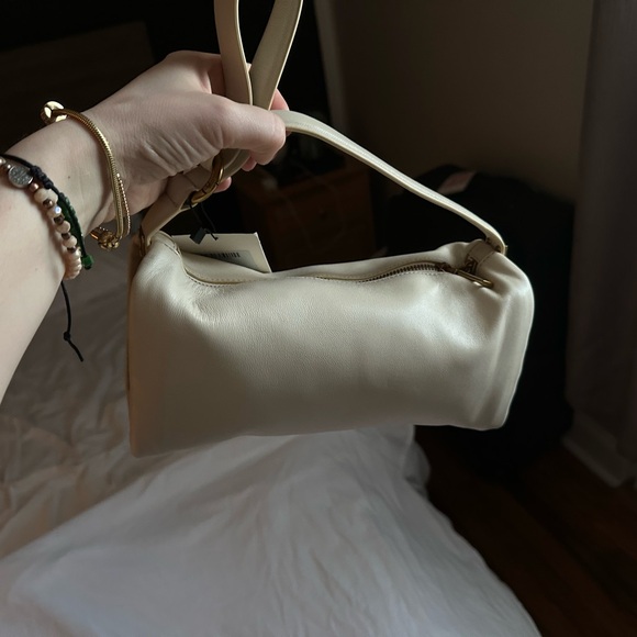 METAL PLATE LEATHER SHOULDER BAG ECRU COLOR - Picture 12 of 13